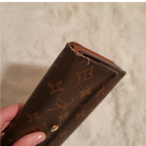 2000 authentic Louis Vuitton International wallet - Picture 8 of 17